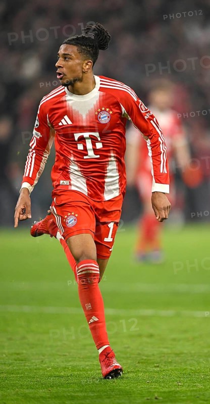 Cheers Joy Emotion Michael Olise FC Bayern Munich FCB (17) Football UEFA Champions League CL Allianz Arena, Munich, Bavaria, Germany