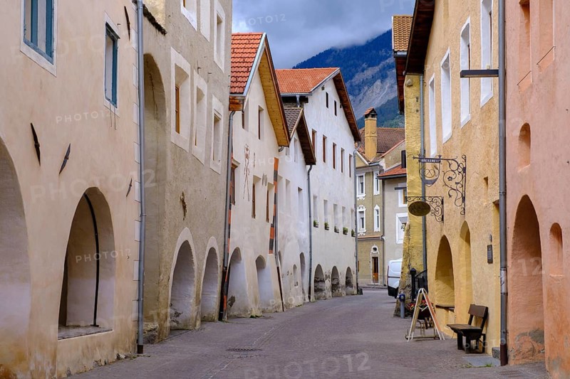 Laubengasse, Glurns, Vinschgau, South Tyrol, Italy