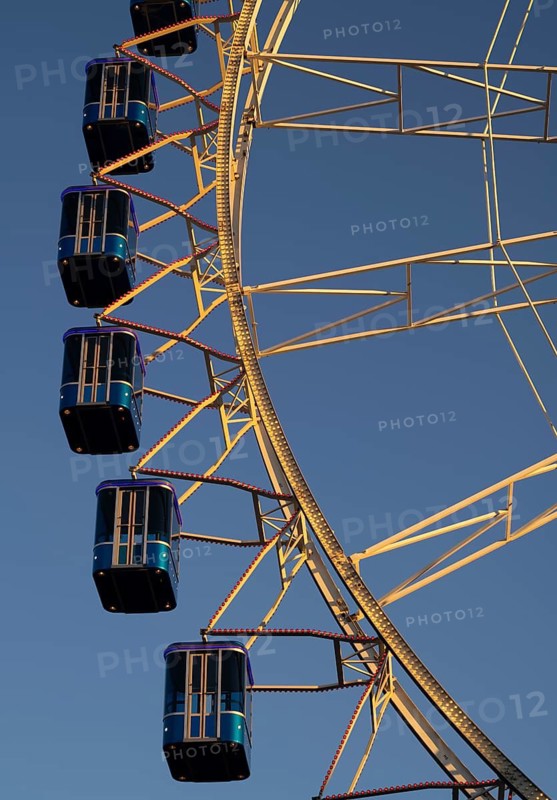 Ferris wheel, Christmas market, Court of Honour, New Palace, Schlossplatz, Stuttgart, Baden-Württemberg, Germany