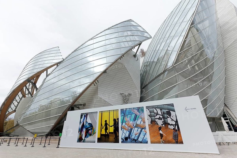Louis Vuitton Foundation, Le vaisseau de verre, glass ship, futuristic building by architect Frank Gehry, Bois de Boulogne, Paris, France