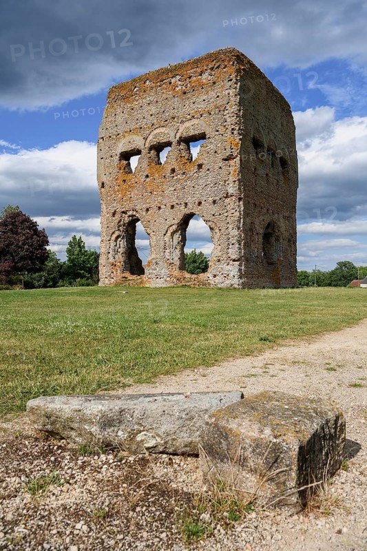 Temple of Janus, first century tower, Autun, Département Saône-et-Loire, Region Bourgogne-Franche-Comté, Burgundy, France