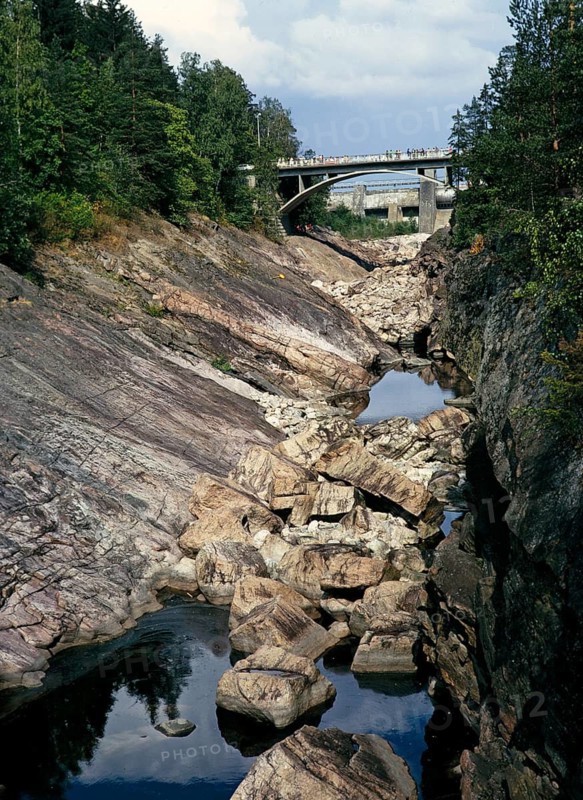Kraftwerk Imatrankoski HEP, Stromschnellen von Imatra, Fluss Vuoksi, vor der Wasserabgabe trockener Flusskanal, Imatra, Finnland 1973