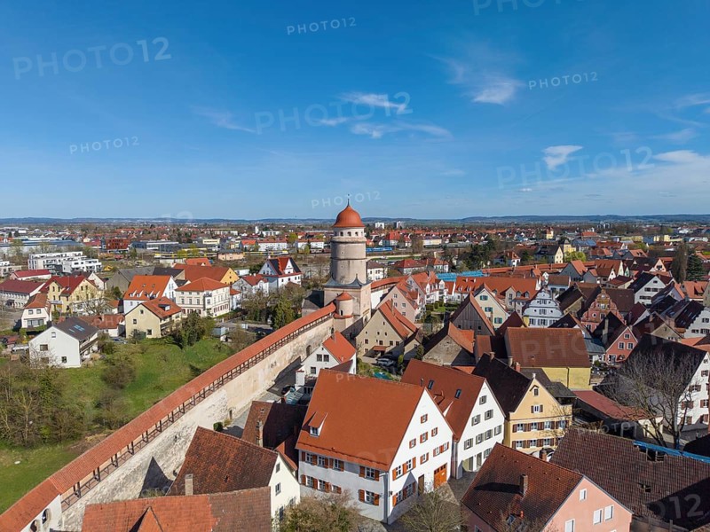 Aerial view of the historic old town of Nördlingen with the completely comprehensive and accessible city wall and the Löpsinger Tower, a historic city gate with city wall museum, Donau-Ries district, Nördlinger Ries, Bavaria, Germany