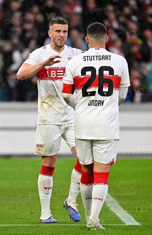 Goal celebration Ermedin Demirovic VfB Stuttgart (09) Deniz Undav VfB Stuttgart (26) Soccer Bundesliga, MHPArena, MHP Arena Stuttgart, Baden-Württemberg, Germany