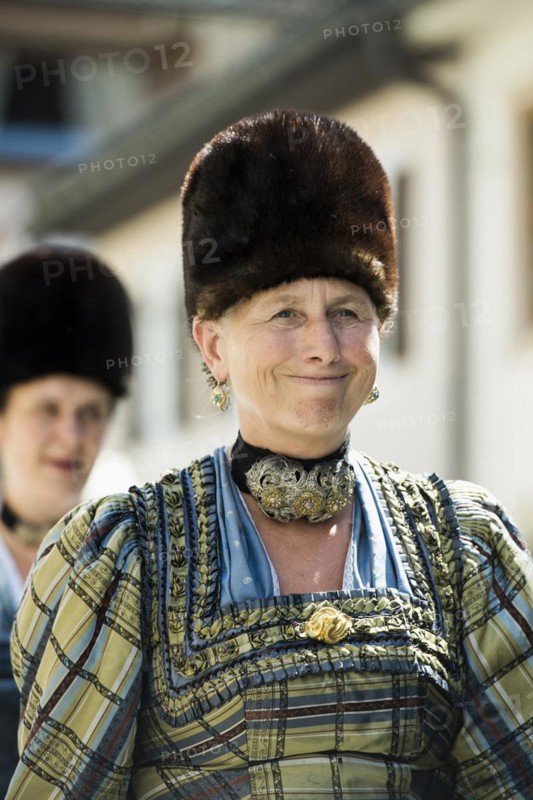 Traditional traditional costume parade, Garmisch-Partenkirchen, Werdenfelser Land, Upper Bavaria, Bavaria, Germany