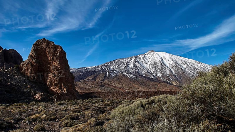 Roques de Garcia, snow-capped mountains with blue sky in the background, Teide National Park, Teide National Park, volcano, volcanism, UNESCO World Heritage Site, Tenerife, Canary Islands, Spain