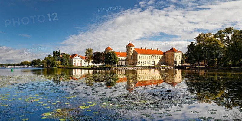 Rheinsberg Castle, lakeside with Lake Grienerick, Ostprignitz-Ruppin district, prime example of Friederician Rococo, Brandenburg, Germany