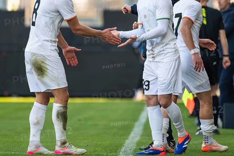 Players substitution during football match