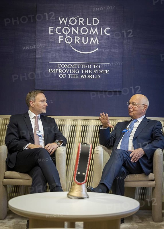 Christian Lindner (FDP), Federal Minister of Finance, pictured during his participation in the World Economic Forum in Davos. Here in conversation with WEF founder Klaus Schwab. 'Photographed on behalf of the Federal Ministry of Finance'