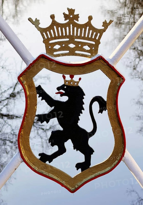 City coat of arms on the main canal, detail, Papenburg, Emsland, Lower Saxony, Germany