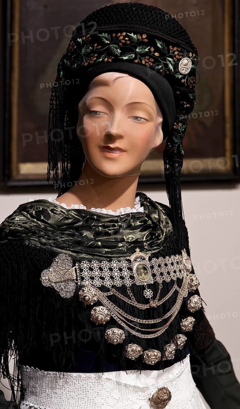 Frisian traditional costume from Föhr with headscarf and silver breast chain, Frisian Museum Wyk on Föhr, North Frisia, Schleswig-Holstein, Germany