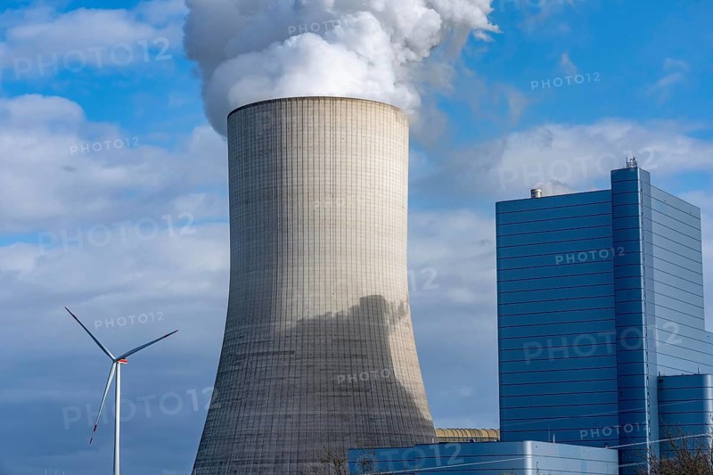 The UNIPER Datteln 4 coal-fired power plant, power plant block and cooling tower, wind power plant, Datteln, North Rhine-Westphalia, Germany