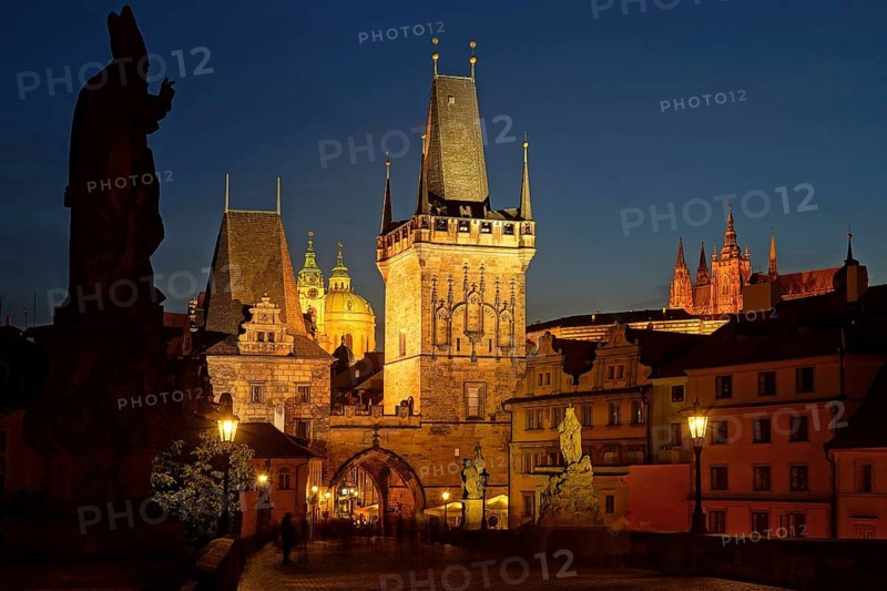 Charles Bridge in the evening, night view, Apostle, Hradcany, Prague, Czech Republic, Prague, Czech Republic