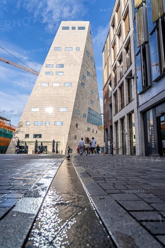 The Forum Groningen, public cultural and educational centre on the Nieuwe Markt, in the old town, with cinema, library, media labs, catering, roof terrace, study and reading areas, viewing points, 10 floors, connected by many escalators, Netherlands