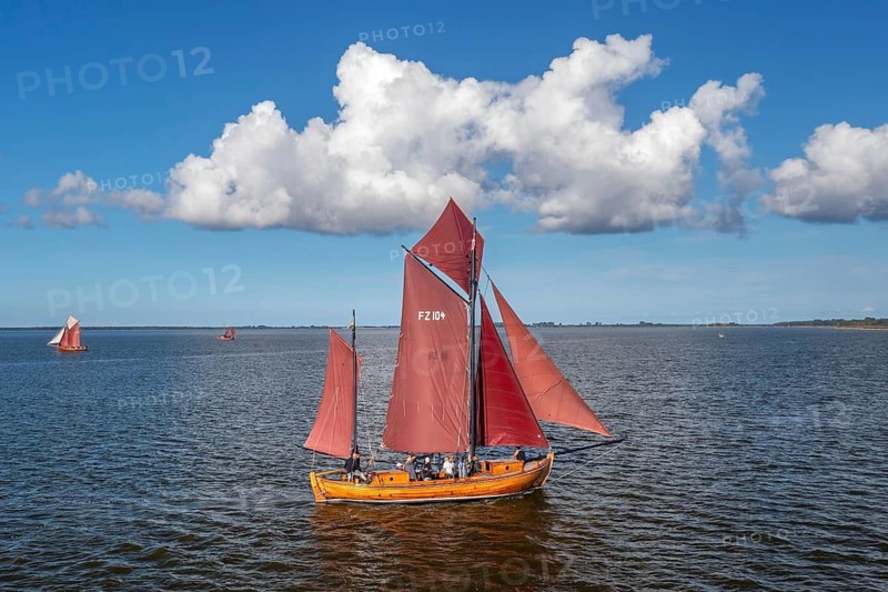 Zeesenboot, Zeesboot, Zeeskahn, traditional wooden wide-hulled sailing boat, Haffboot in Fischland-Darß-Zingst, Mecklenburg-Vorpommern, Germany