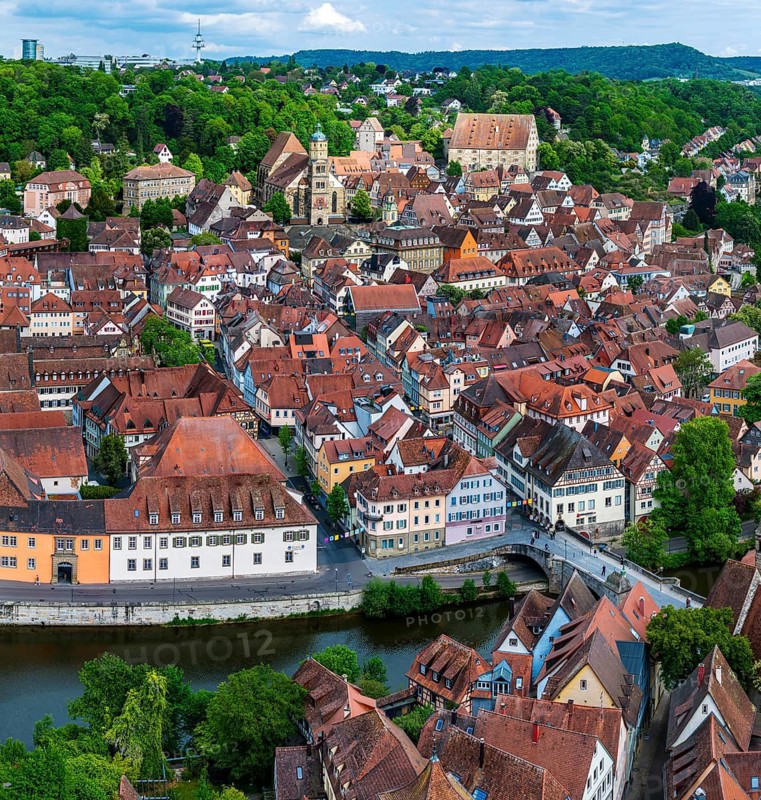 Town view of Schwäbisch Hall. View of the sights of the old town with the parish church of St Michael. Aerial view. Schwäbisch Hall, Baden-Württemberg, Germany
