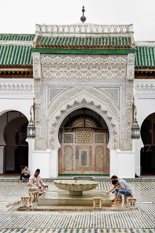 Courtyard of the Medersa Attarine Koran School, Fez El Bali, Medina, UNESCO World Heritage Site, Fez, Morocco