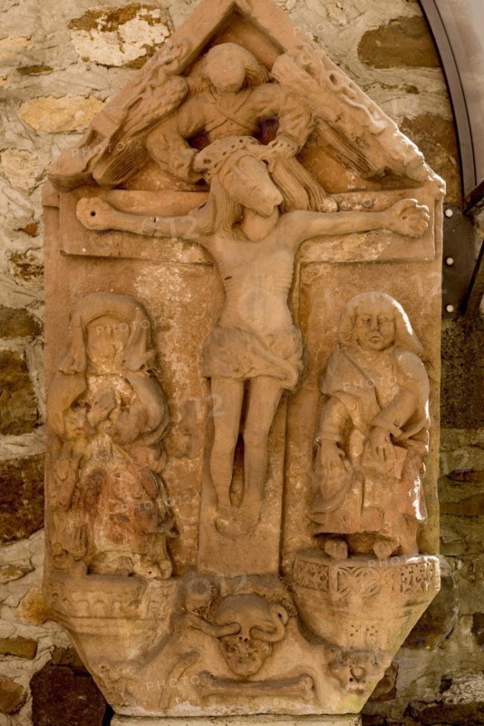 Grave slab of the Schwalbach family, crucifix, resurrection of Christ, relief in sandstone, Middle Ages, castle courtyard, old neo-renaissance castle, medieval moated castle, Upper Hesse Museum, Old Town, Giessen, Giessen, Hesse, Germany