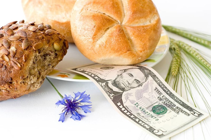 Various rolls with a 5 US dollar note, an expensive breakfast, Studio, Hesse, Federal Republic of Germany