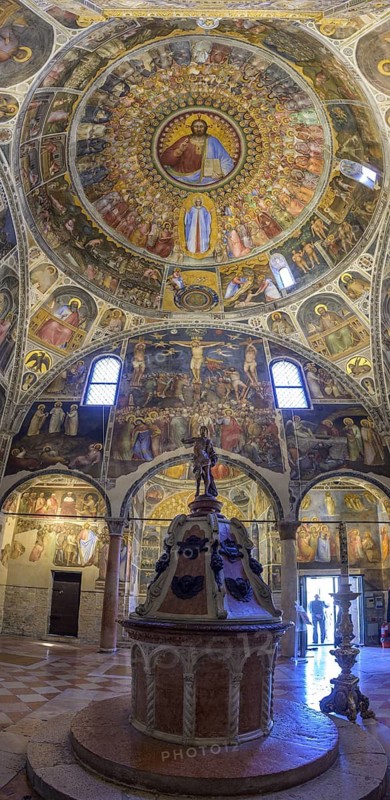 Baptistery of San Giovanni Battista with frescoes by Menabuoi, Padua, Province of Padua, Italy