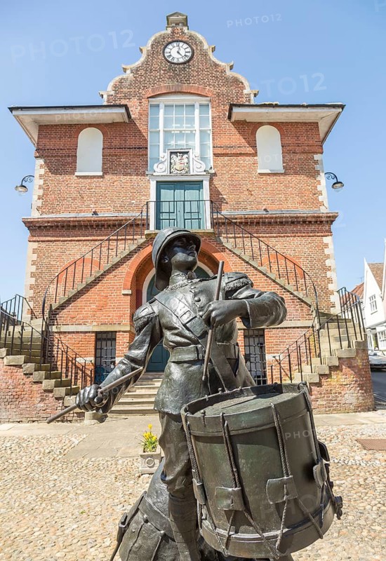 'The Drums of Fore and Aft' drummer boy sculpture by Arnold, Earl of Albemarle, Shire Hall, Market Hill, Woodbridge, Suffolk, England, UK