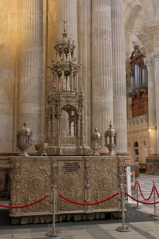 Silver monstrance in the Cathedral of the Holy Cross over the Sea, Catedral de Santa Cruz sobre las Aguas, Cádiz, Spain