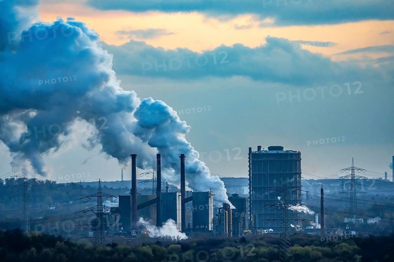 Prosper coking plant, operated by steel company ArcelorMittal, 146 coke ovens with a daily output of 5500 tons of coke, extinguishing cloud, gasometer, Bottrop, North Rhine-Westphalia, Germany