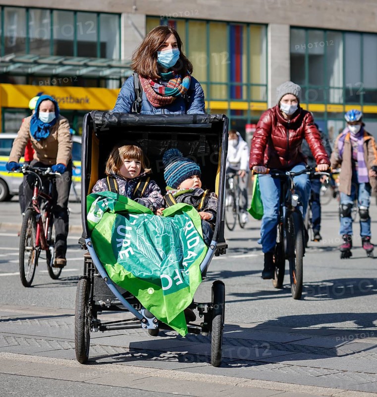 Essen, North Rhine-Westphalia, Germany - Fridays for Future, climate activists demonstrate in times of the corona pandemic corona-compliant with mask and distance under the motto #NoMoreEmptyPromises in the form of a bicycle demonstration