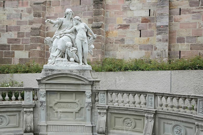 Mother Baar figure by Adolf Heer, white stone sculpture, Danube Spring, Donaueschingen, Southern Black Forest, Black Forest, Baden-Württemberg, Germany