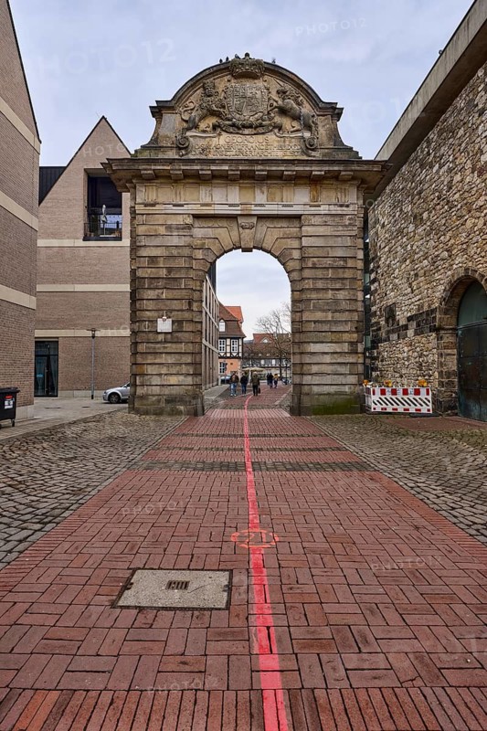 Tor tor des Marschalls, Marstalltor, architect Louis Remy de la Fosse, city gate, diffuse light, cloudy, Roßmühle street, Hanover, state capital, Hanover region, Lower Saxony, Germany