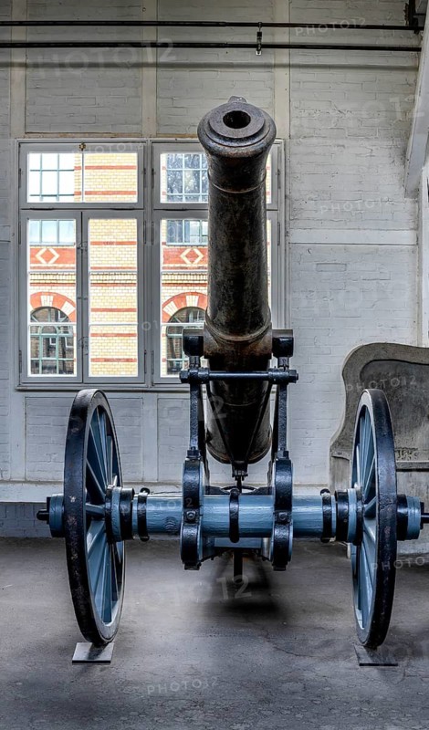 Interior photo, drill hall, exhibition with historical cannons, Berlin Spandau Citadel, Berlin, Germany