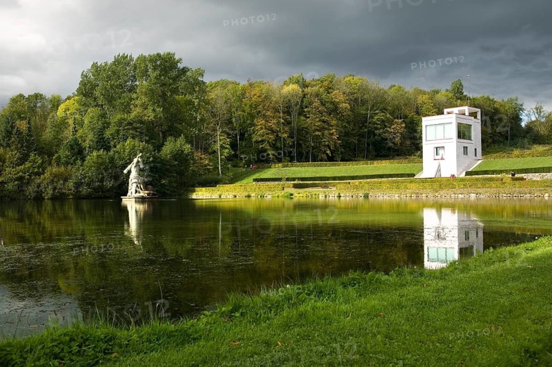 Hercules pond with the globe house, Gottorf Palace, palace garden, Schleswig, Schleswig-Holstein, Germany