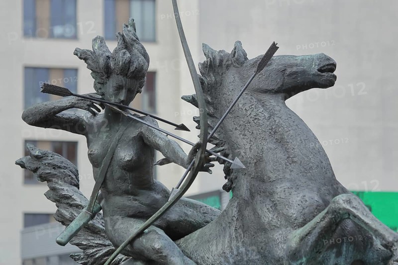 Diana fountain and sculpture Diana hunting by Waldo Dörsch 1984, with bow and arrow, archer, equestrian statue, horse figure, shooting, detail, modern art, bronze sculpture, Suhl, Thuringia, Germany