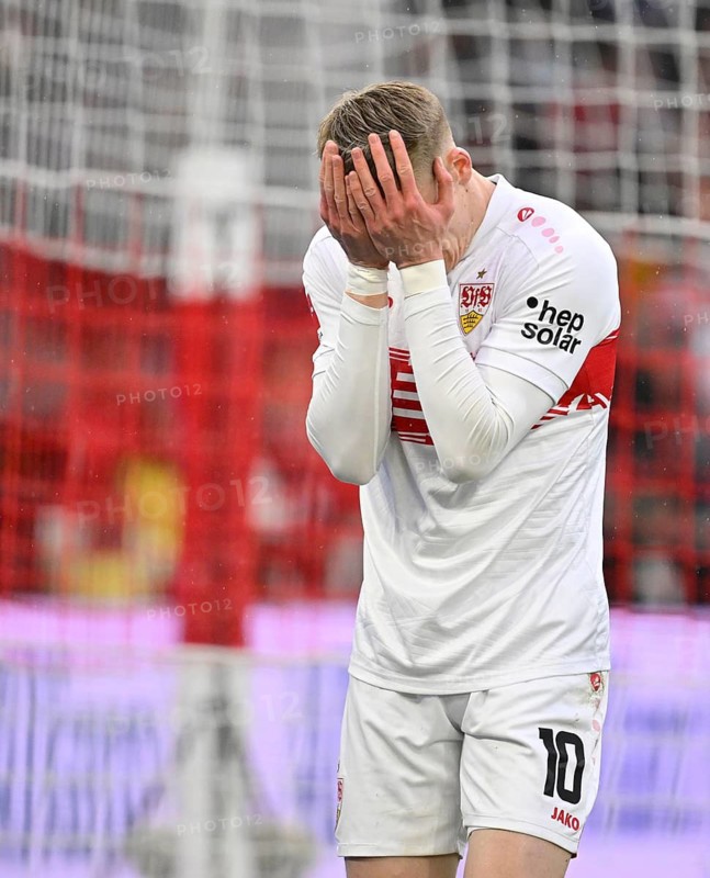 Chris Fuehrich VfB Stuttgart (10) disappointed Gesture Gesture Football Bundesliga, MHPArena, MHP Arena Stuttgart, Baden-Württemberg, Germany