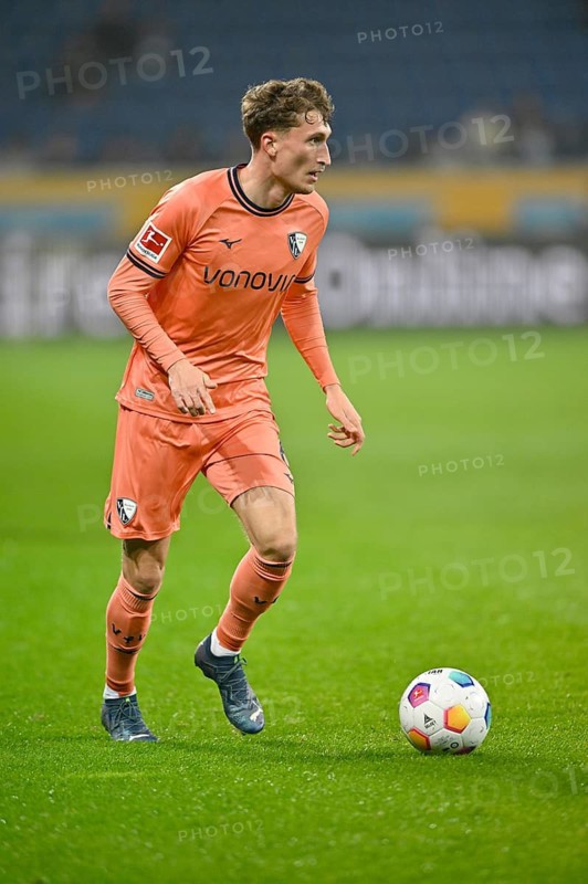 Patrick Osterhage VfL Bochum BOC (06) on the ball PreZero Arena, Sinsheim, Baden-Württemberg, Germany