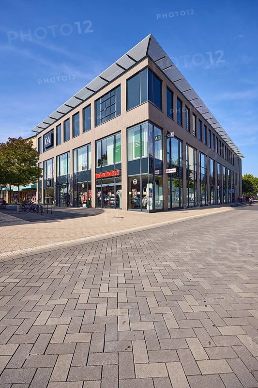 C and A and Woolworth shop in the Hohe Straße pedestrian zone in Wesel, Lower Rhine, Wesel district, North Rhine-Westphalia, Germany