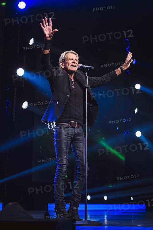 Matthias Reim at the Schlagernacht des Jahres live on Das Original Tour in the Berlin Uber Arena on 16 November 2024
