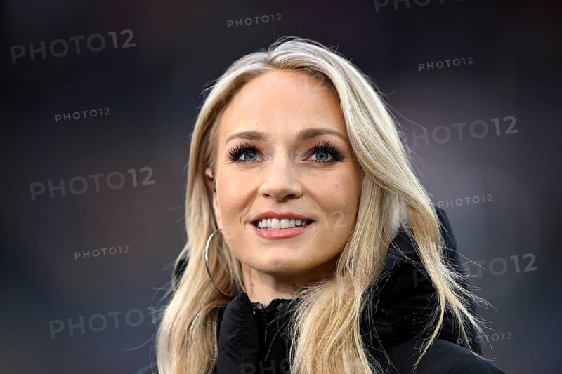 SKY presenter reporter Katharina Kleinfeldt, portrait smiling, soccer, Bundesliga, PreZero Arena, Sinsheim, Baden-Württemberg, Germany
