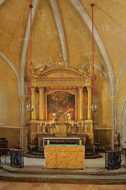 Altar with painting of the Saint Michel church, interior view, Salon-de-Provence, Bouches-du-Rhône, Provence, France