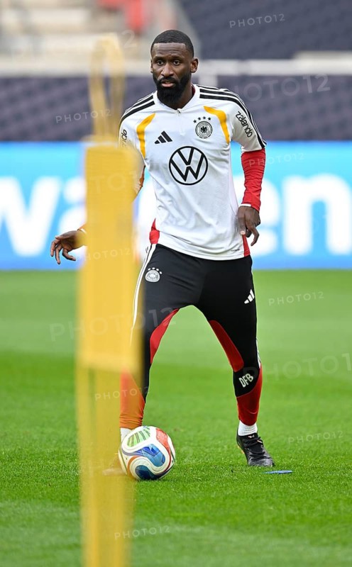 Antonio Rüdiger GER (02) Action on the ball Football, training German national team, national team, MHPArena, MHP Arena Stuttgart, Baden-Württemberg, Germany