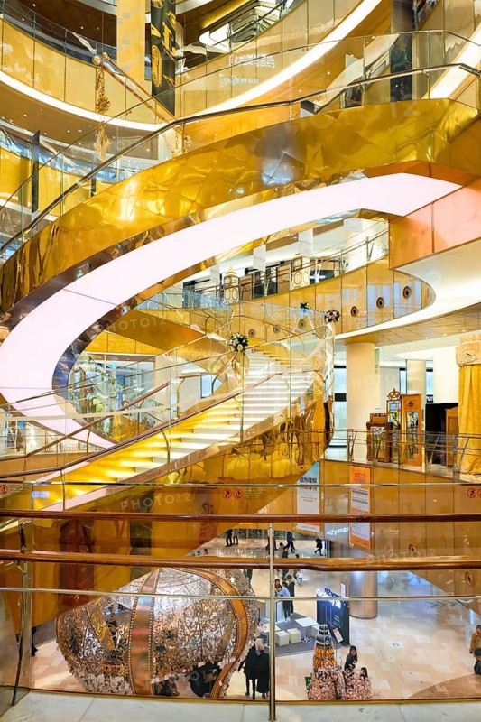 SEOUL, SOUTH KOREA, April 1, 2016 : Recently opened Lotte Avenuel Koreaâ??s largest department store dedicated to top-shelf luxury goods
