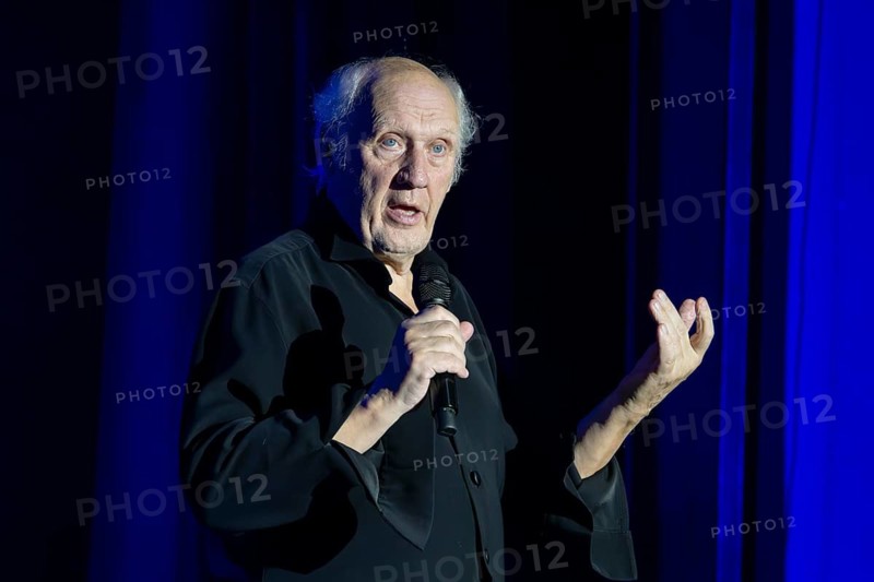 Herman van Veen, singer, songwriter, Netherlands, with the program Achtzig live, 04.12.2025, Admiralspalast, Berlin, Germany < english> Herman van Veen, singer, lyricist, Netherlands, with the program Achtzig live, December 4, 2025, Admiralspalast, Berlin, Germany