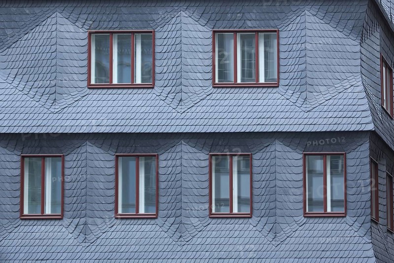 Haus Neues Paradies, grey house façade with six windows, slate wall, Hühnermarkt, Neue Altstadt, Frankfurt am Main, Hesse, Germany