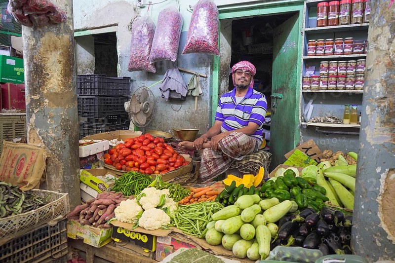 In Seiyun, Yemen, on January 15, 2026, local markets witness a resurgence of activity as citizens prepare for the holy month of Ramadan. Despite the deteriorating military situation and ongoing conflict, residents gather to buy traditional goods. The city recently saw a shift in control as Saudi-backed Nation's Shield Forces (Dir' al-Watan) deployed following the withdrawal of the Southern Transitional Council (STC), Hadramout, Seiyun, Yemen