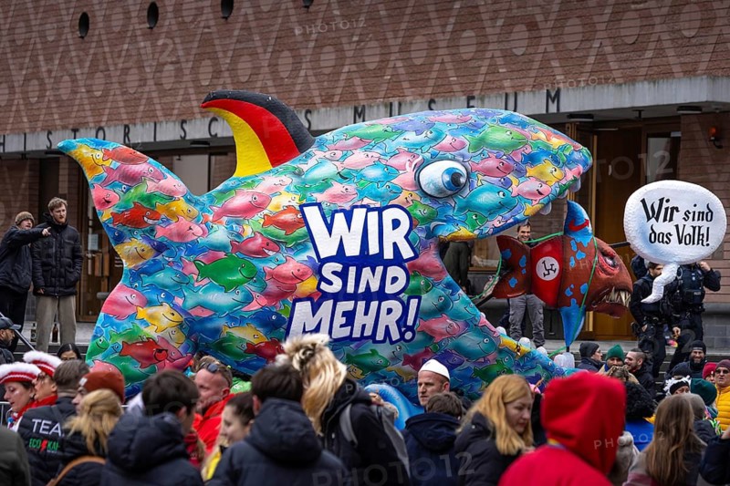 The Frankfurt carnival parade will parade along the Römerberg in Frankfurt am Main on 15 February 2026. A motif float symbolically shows how the Alternative for Germany (AfD) parliamentary party is dealt with, Römerberg, Frankfurt am Main, Hesse, Germany