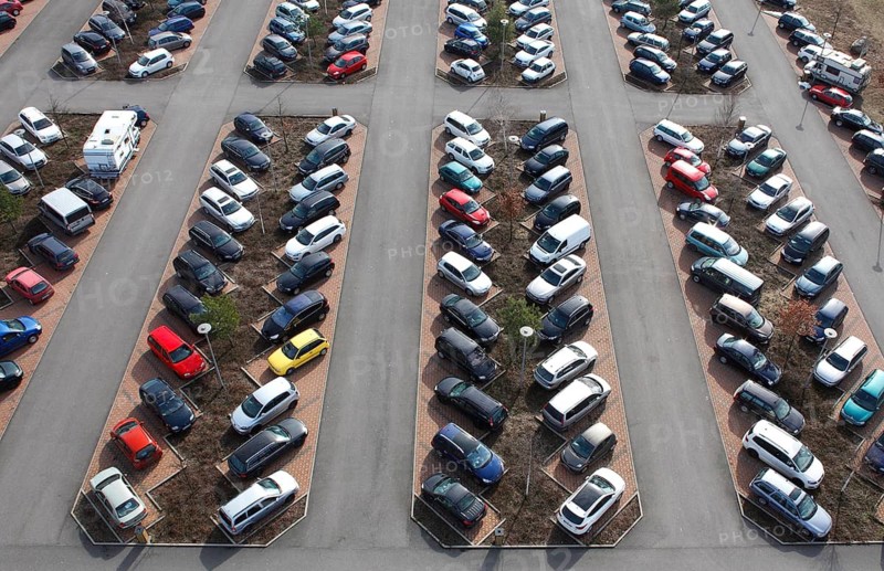 Krausnick, 02.03.13 - Cars are lined up in a parking lot like toy cars. The picture was taken with a remote-controlled drone. Photo: © euroluftbild.de/ Jochen Eckel, Krausnick, Germany