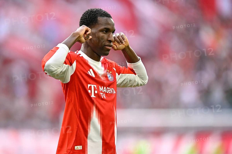 Cheering Joy Emotion Nicolas Jackson FC Bayern Munich FCB (11) Gesture Gesture Football Bundesliga, Allianz Arena, Munich, Bavaria, Germany
