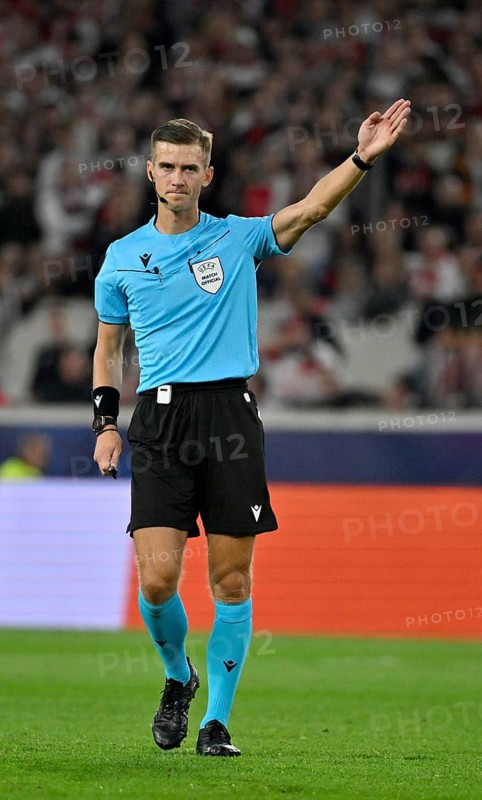 Referee Referee Manfredas Lukjancukas (LTU) Gesture Gesture Champions League, MHPArena, MHP Arena Stuttgart, Baden-Württemberg, Germany