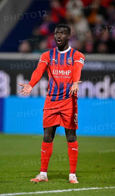 Sirlod Conteh 1. FC Heidenheim 1846 FCH (31) Gesture Gesture angry Relegation, Bundesliga, Voith-Arena, Heidenheim, Baden-Württemberg, Germany