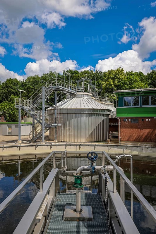 Voerde, Lower Rhine, North Rhine-Westphalia, Germany, Voerde wastewater treatment plant, Wastewater treatment in the modernised wastewater treatment plant